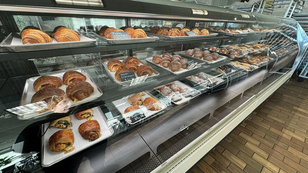 Drizzled Deserts – patisserie in Gants Hill, London